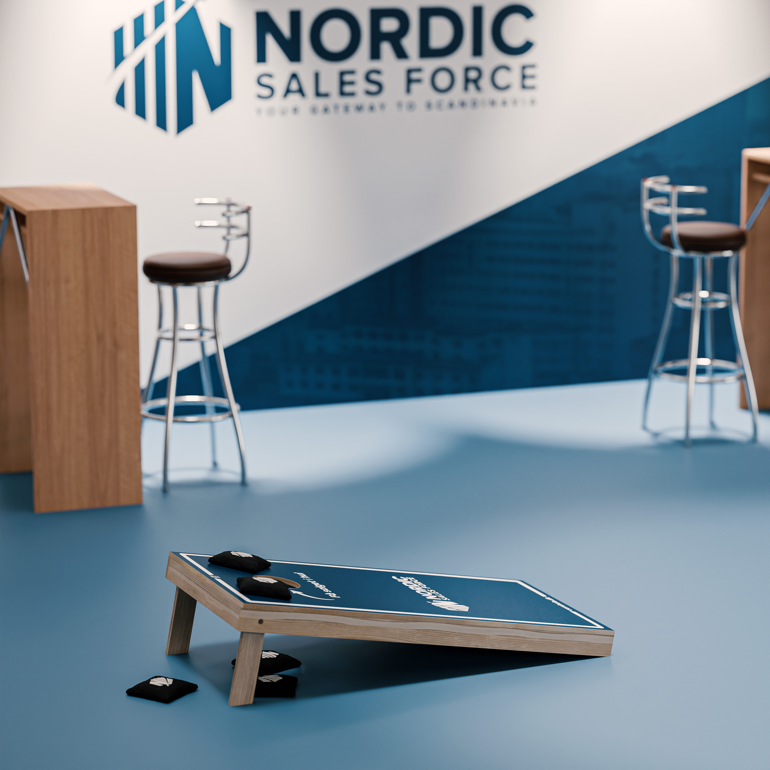 Beursstand met gebrandmerkte cornhole borden en mensen die spelen